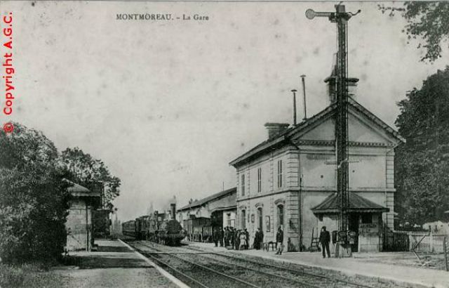 Montmoreau la gare.jpg